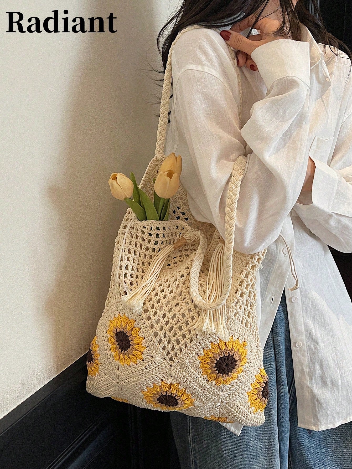 This Sunflower-Themed Hand-Crocheted Wool Tote Bag Is A Fashionable And Versatile Casual Women's Shoulder Bag. It Features Tassel Decoration, Lining, And A Drawstring Closure Design. Perfect For Beach