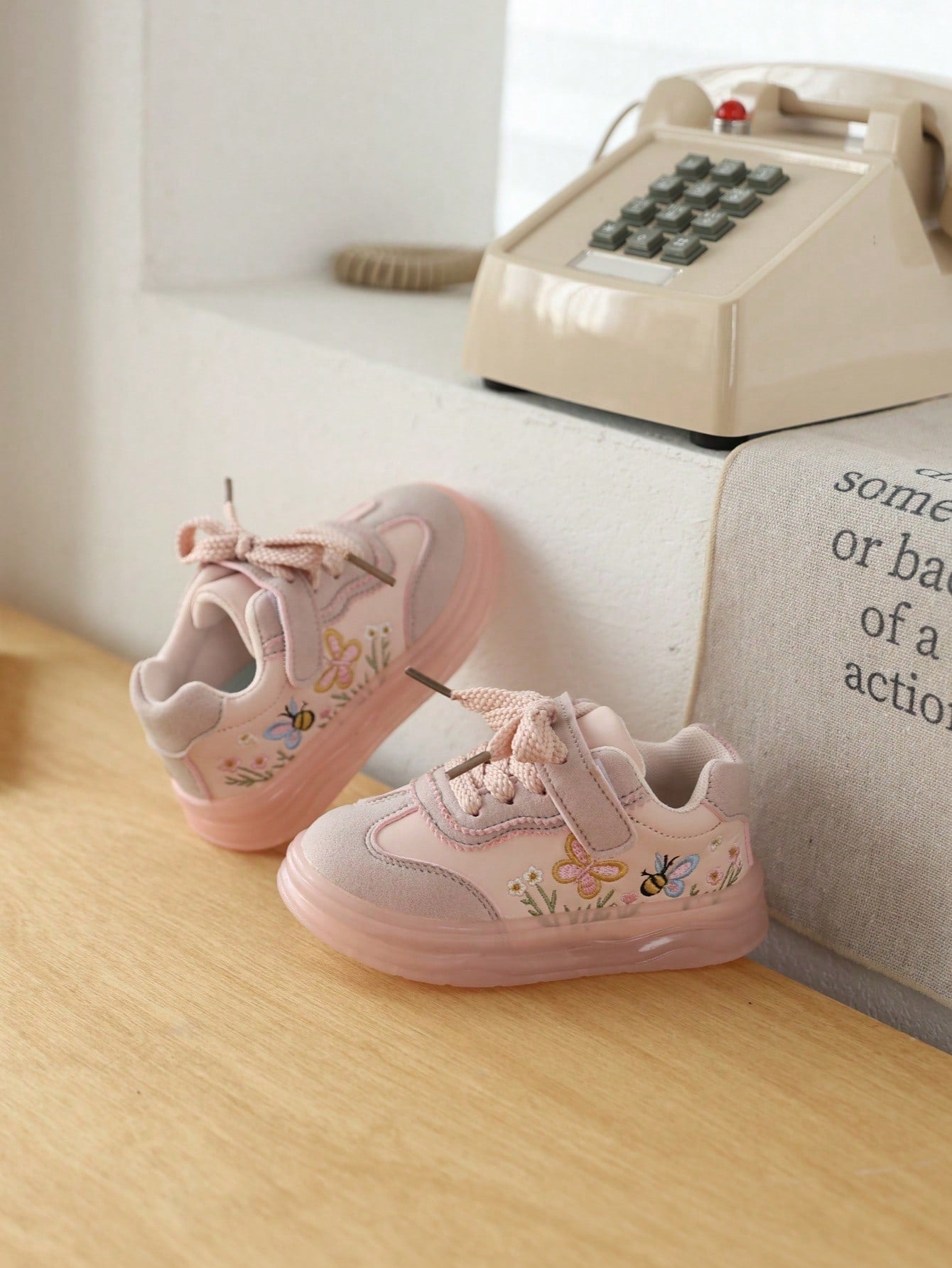 Toddler Shoes, 2026 New Style, Soft Sole, Comfortable Fit, Glowing Girls' Sports Shoes, Children's Casual Sports Shoes, Suitable For Spring And Autumn