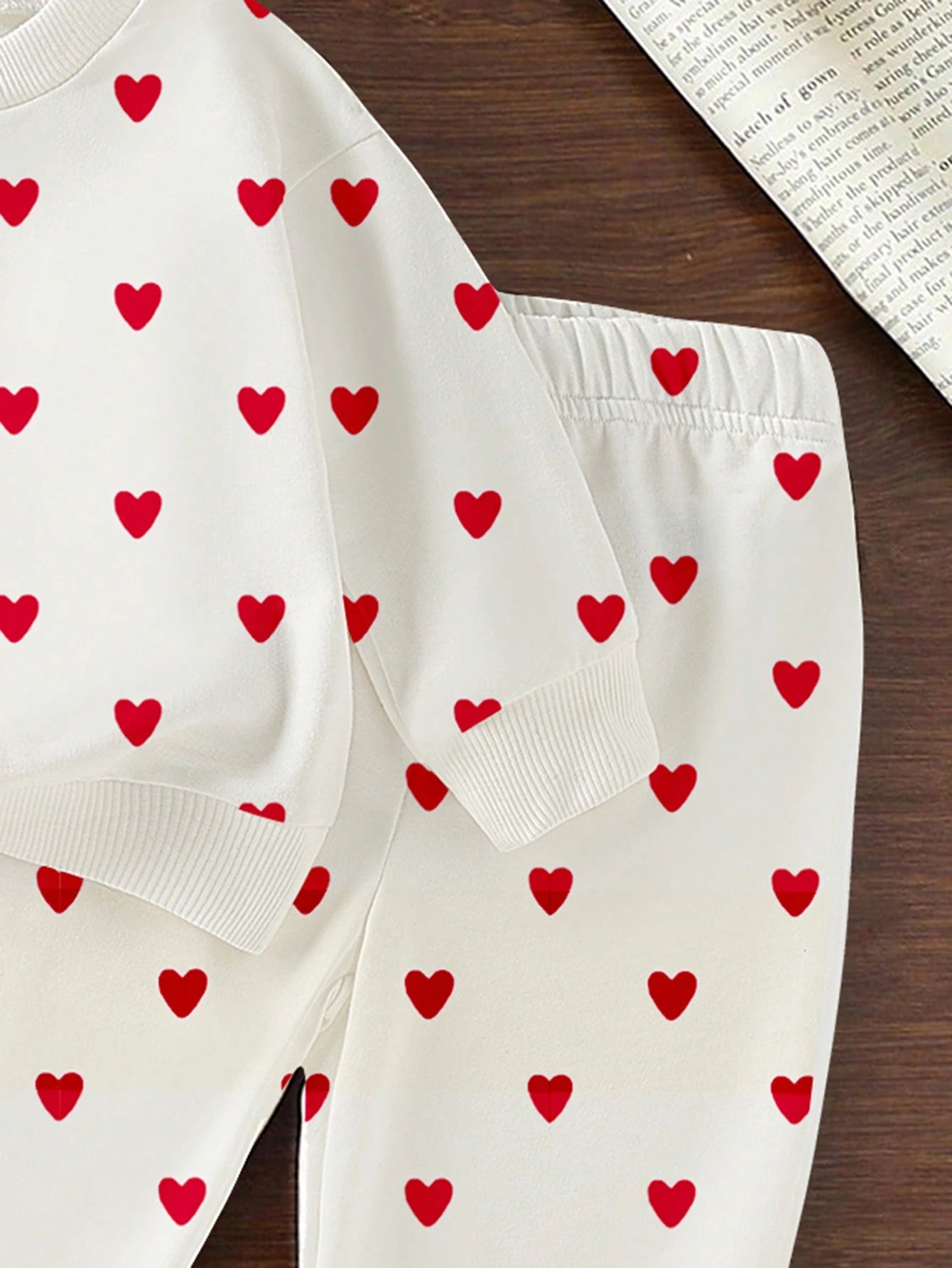 Vintaside Kids 2pcs Baby Girls' Valentine's Day Heart Print Sweatshirt And Sweatpants Set Photoshoot White And Red Autumn Cute