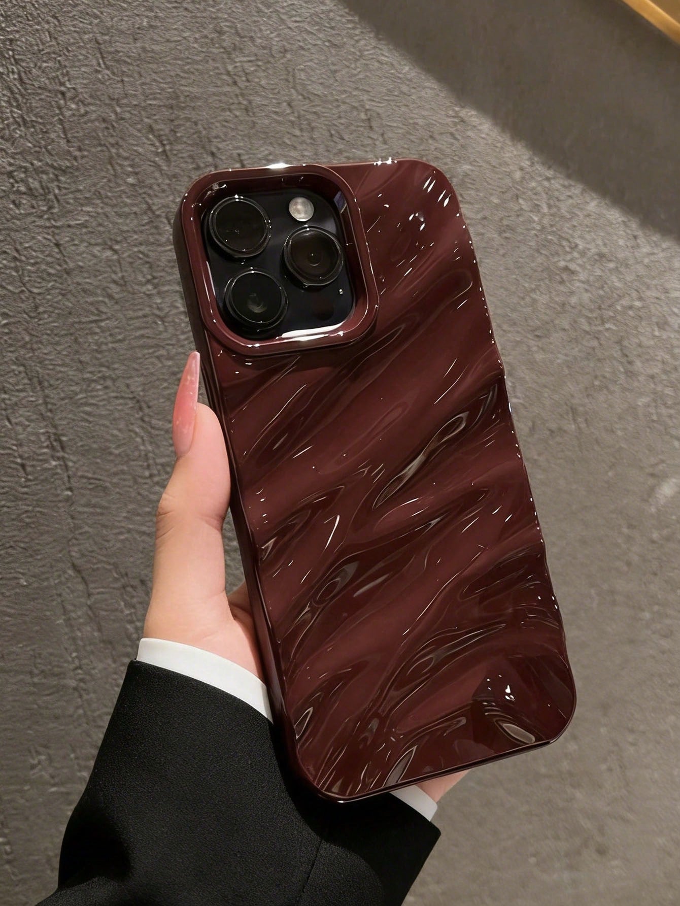 Wave Ripples 1pc Wine Red New Glossy Wavy Pattern Protective Case Compatible With IPhone 17 Pro Max/17/17 Pro/16 Pro Max/16/16 Pro/16 Plus/15 Pro Max/15 Pro/15 Plus/15/14 Pro Max/14 Pro/14/13 Pro/13/1