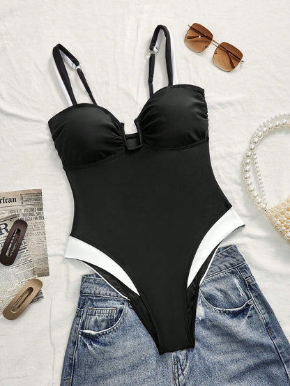 Women's Fashionable Casual Black And White Contrast Swimwear With V/U-Shaped Metal, Wide Shoulder Straps,Slimming Effect,Beachvacation And Pool Party