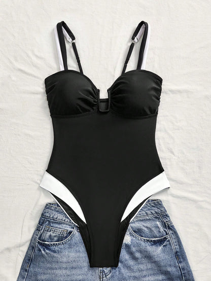 Women's Fashionable Casual Black And White Contrast Swimwear With V/U-Shaped Metal, Wide Shoulder Straps,Slimming Effect,Beachvacation And Pool Party