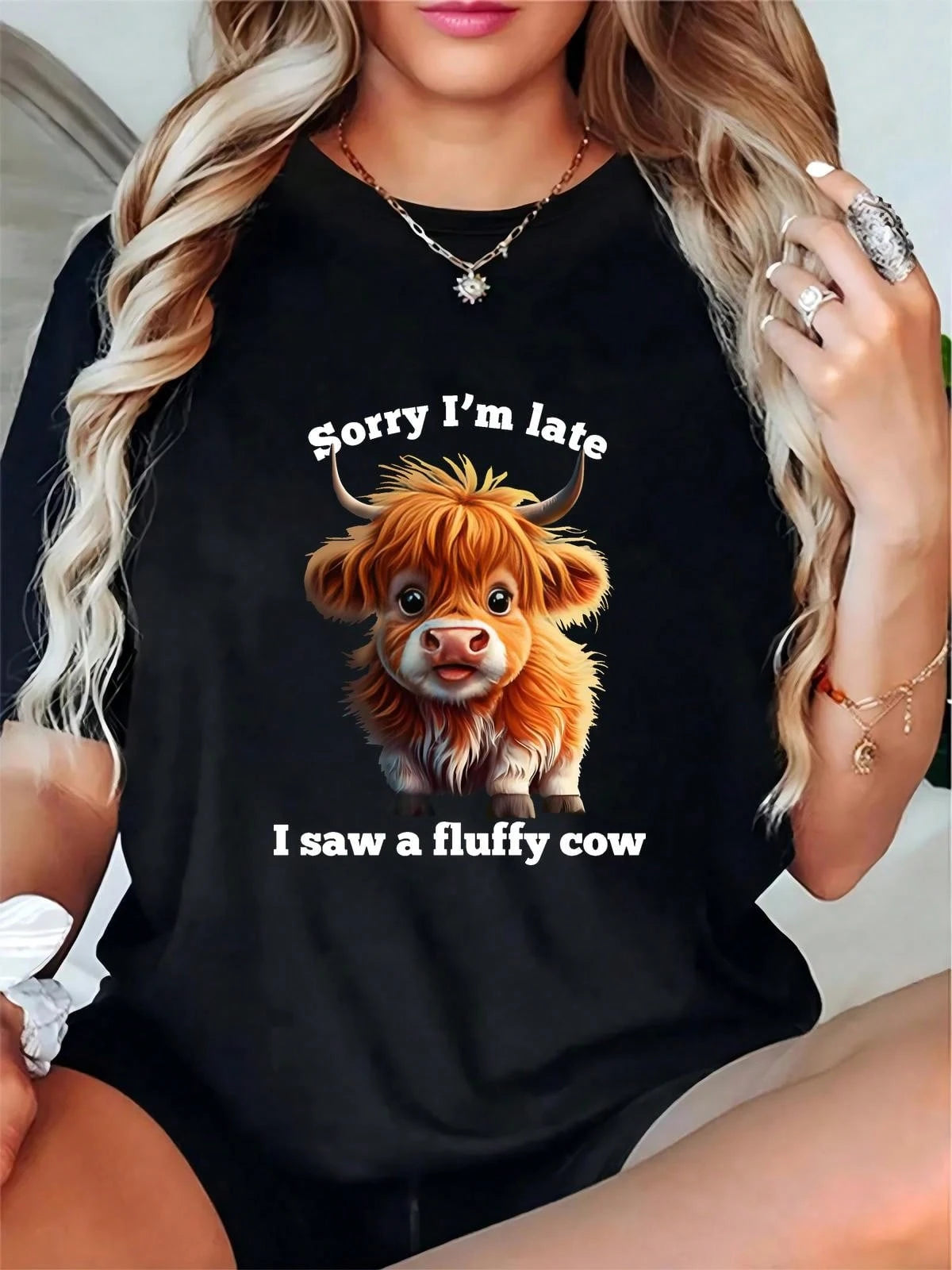Women's Funny Fluffy Highland Cow Graphic T-Shirt "Sorry I'm Late" Casual Cute Farm Animal Lover Soft Tee For Daily Weekend Wear