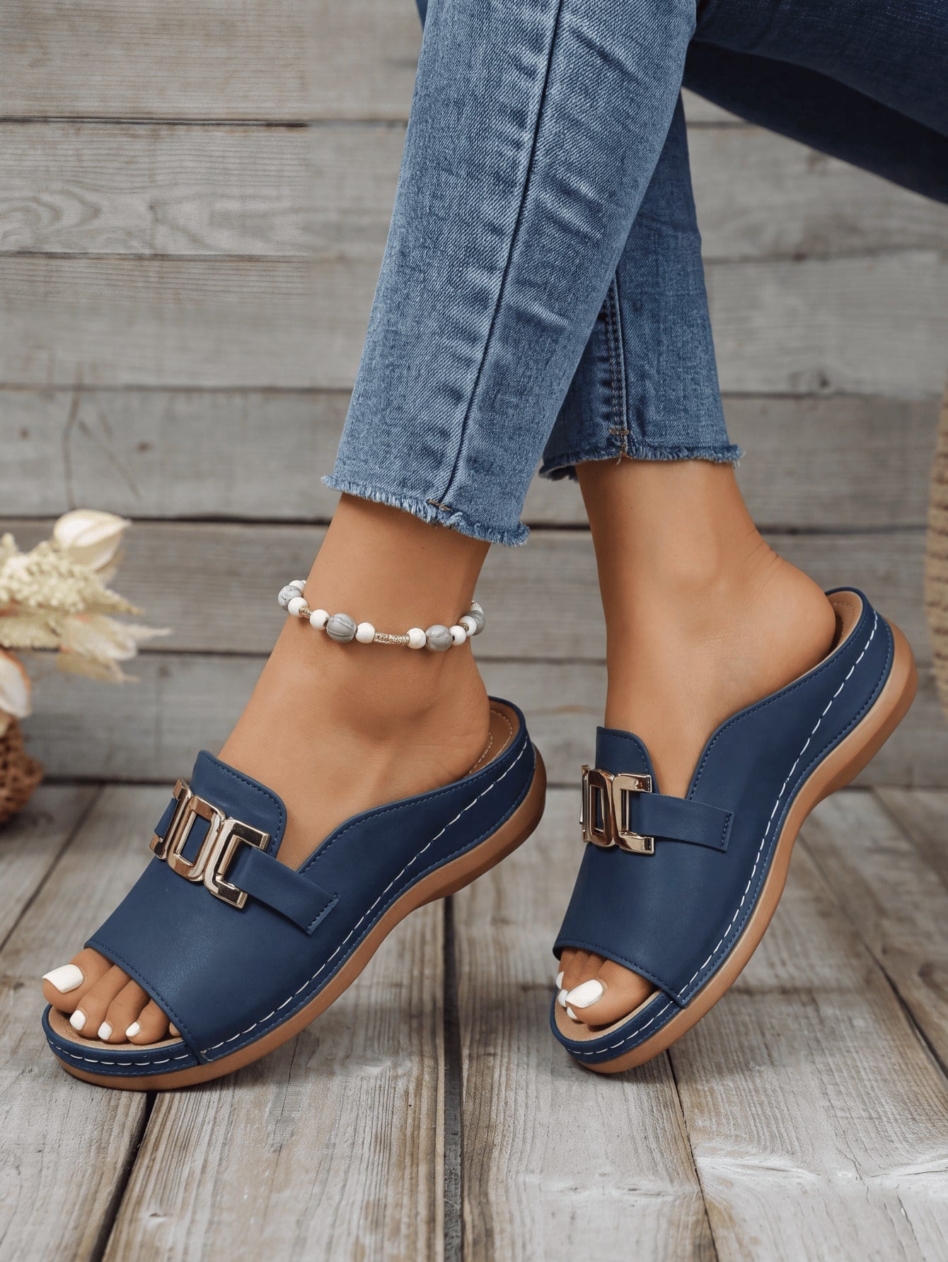 Women's Solid Color Wedge Sandals With Metal Chain Design,Open-Toe Platform Sandals,Outdoor Flat Sandals For Summer,Versatile Beach Shoes,Sandal Women