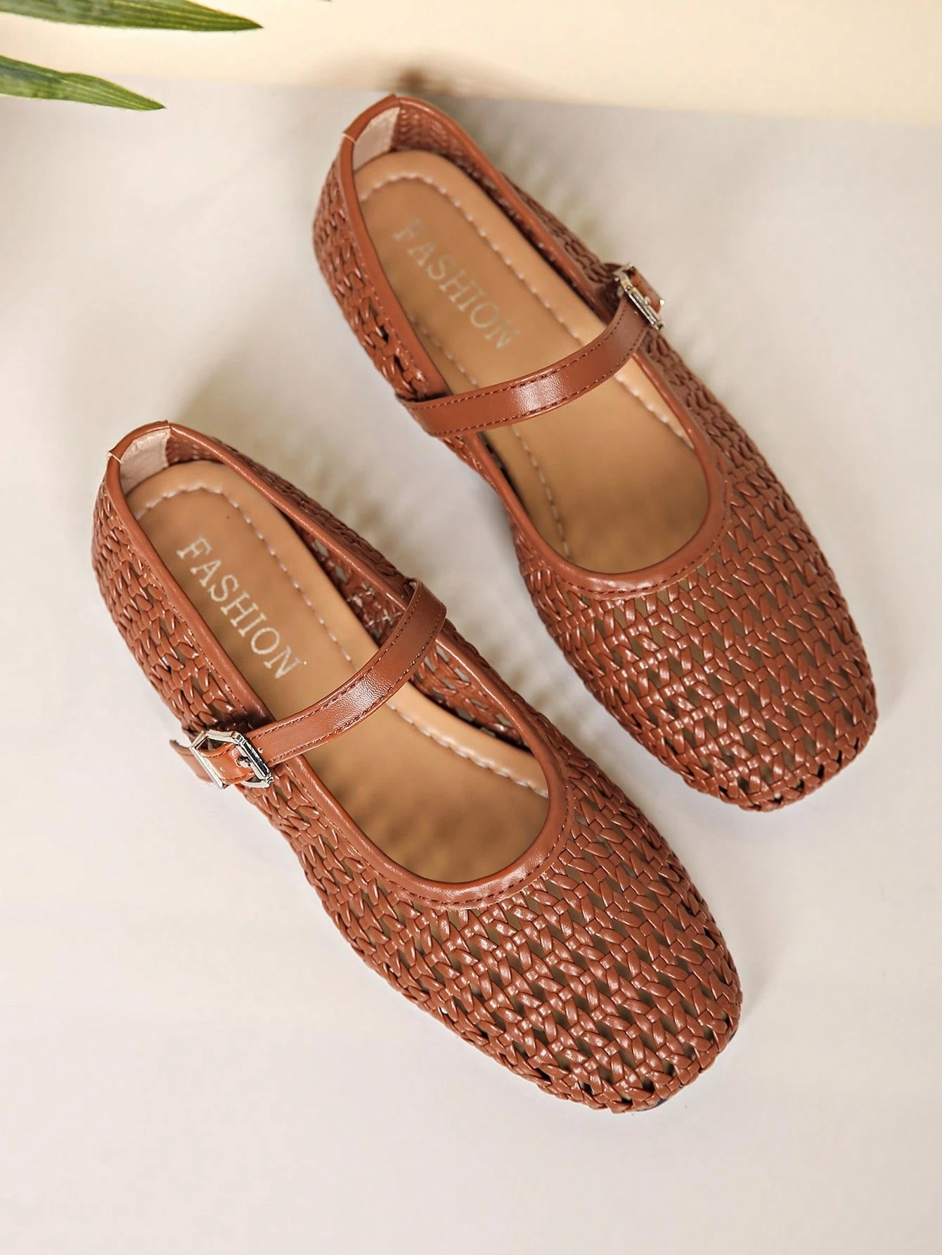 Women's Summer New Fashion Flat Shoes, Hollow-Out Buckle Design, Comfortable Wear, Suitable For Travel, Vacation, Mother's Day, Ballet