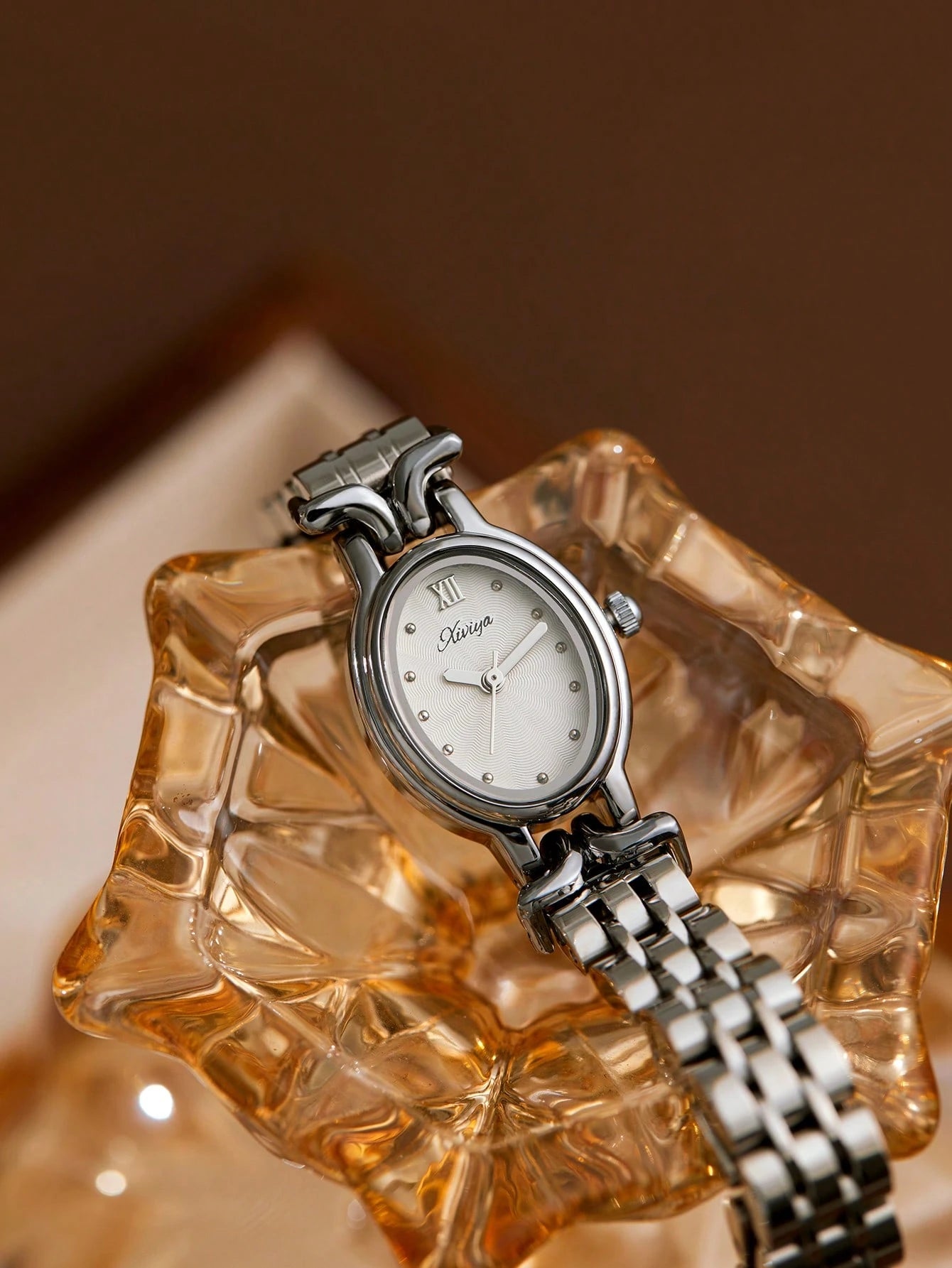 XIVIYA 1pc Women's Gold French Elegance Oval Dial Waterproof Watch, Premium Quality, Great For Gifts
